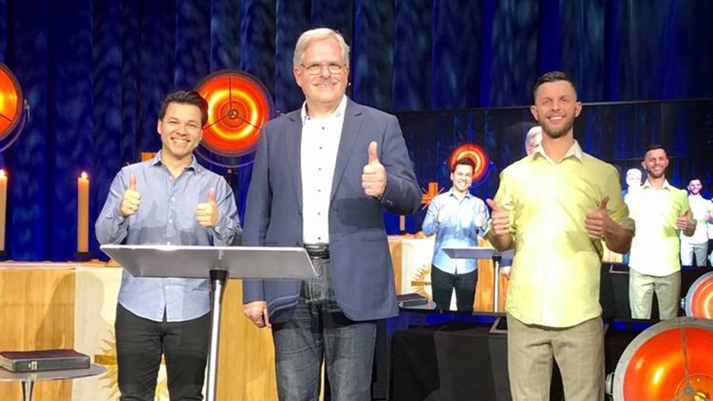 Gottesdienst am Sonntag mit Predigt vom neuen 3er-Team
